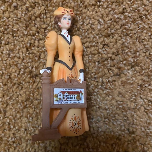 Mini Statue - Picture 7 of 10